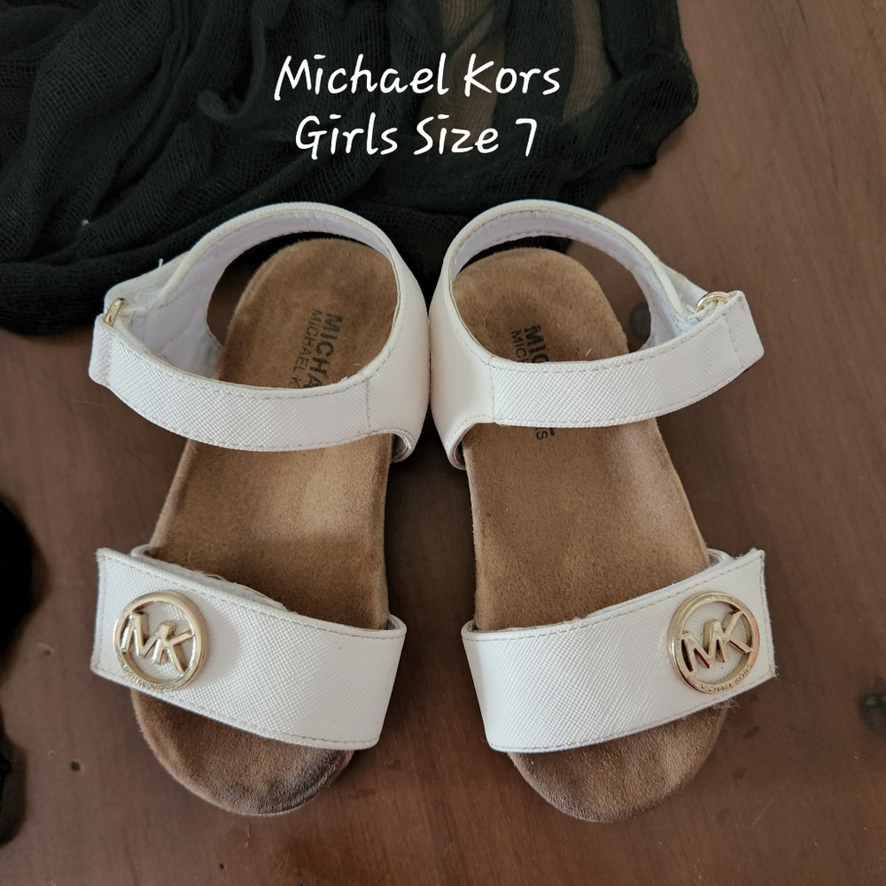 Michael Kors little girl size 7 white sandals